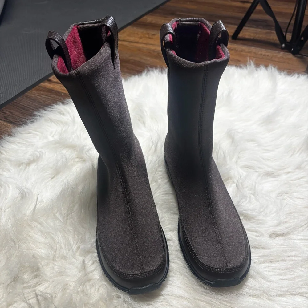 Berries by Aetrex Mid Calf Neoprene Boots in Brown and Black size 7 women’s